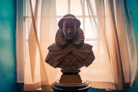 Porcelain bust of Mary Queen of Scots placed at a window
