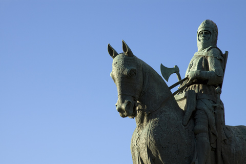 Statue of King Robert the Bruce riding his horse