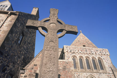 Impressive Celtic Cross in front of Iona Abbey
