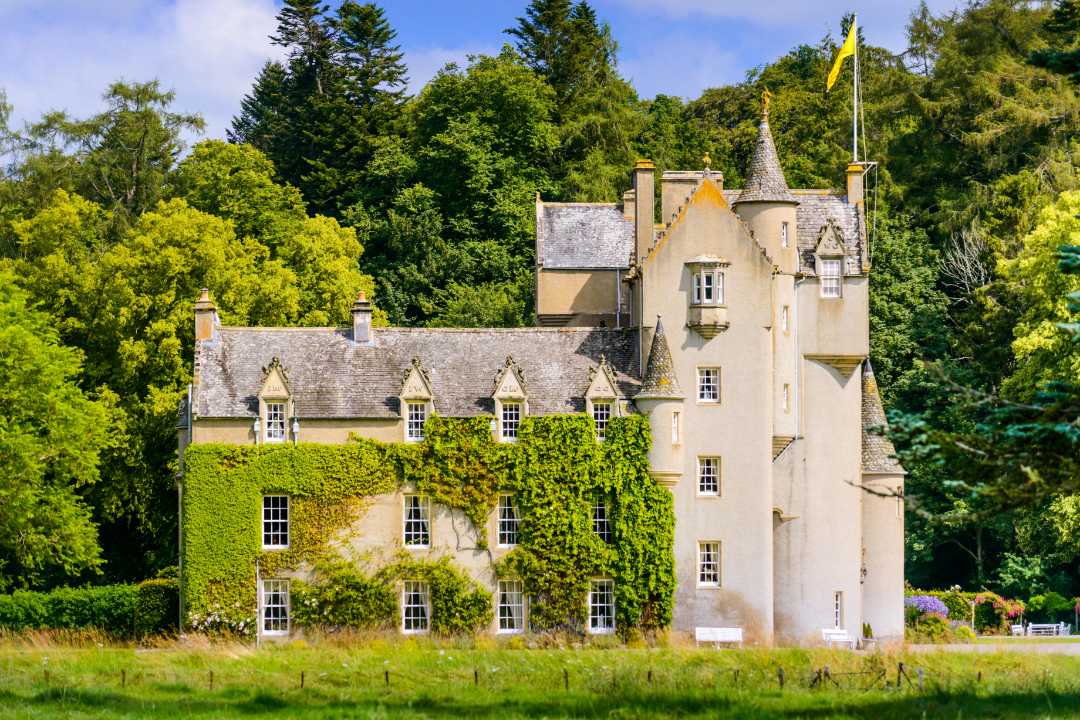 Ballindalloch Castle