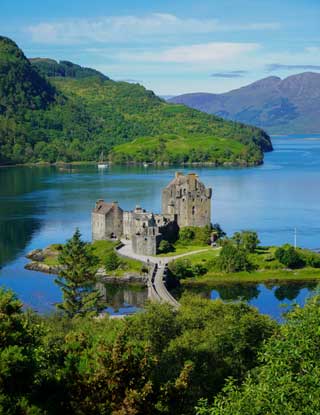 Eilean Donan Castl sitting on its little islet