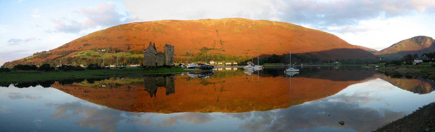 Panoramic view of Lochranza Castle