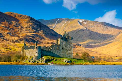 Kilchurn Castle overlooking Loch Awe