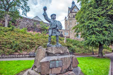 Statue of Rob Roy in Stirling 