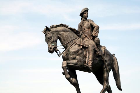 Statue of Bonnie Prince Charlie on his horse