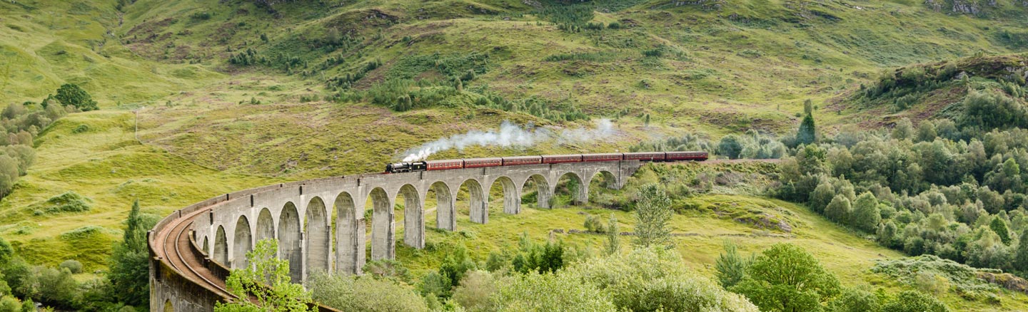 Jacobite Steam Train crossing the Harry Potter Bridge