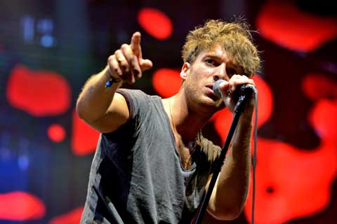 Paolo Nutini on stage in Spain