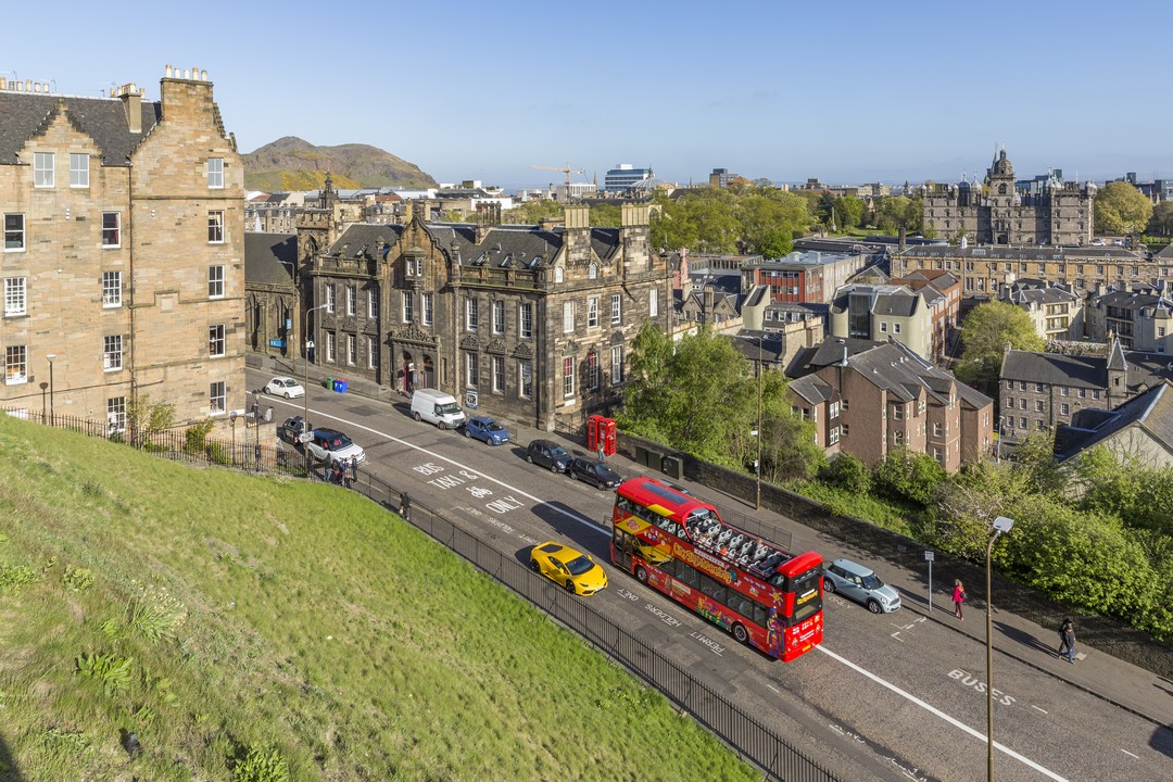 Edinburgh Tour Bus